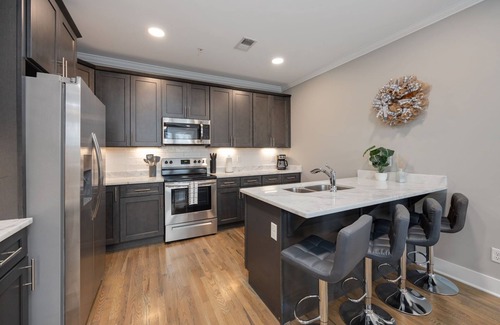Nashville Apartamento | 2BR Nations Gem-Sleeps 6-DT Nashville+Parking