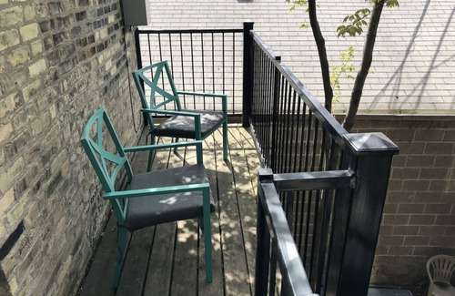 Park West Hotel | The Neighborhood Hotel - Lincoln Park 302 - One Bedroom w/ Patio