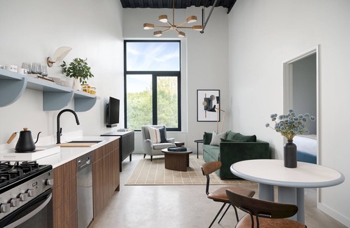 Near West Side Apartamento | The Neighborhood Hotel - Little Italy One Bedroom - ADA