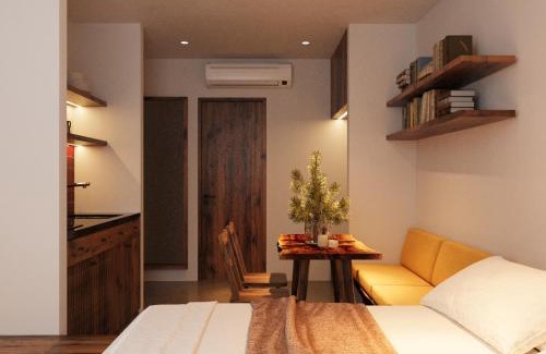 District 5 Apartamento | The Neon Pulse Saigon-Nightlife Loft with Rooftop Pool & Elevator-Near Nguyễn Huệ Street