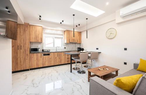 Kos Apartamento | The Neptunian Suite - 1Min to the Beach