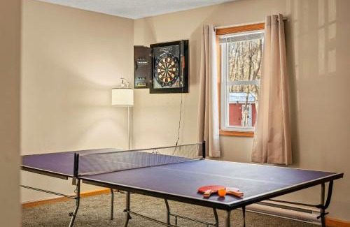 Briar Crest Woods Chalet De Esquí | The Nest at Brier Crest by AvantStay Game Room Expansive Deck Fire Pit