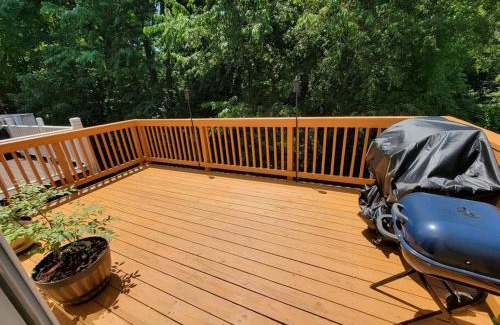 Germantown Casa | The Nest at Harmony Woods: Lux DC getaway + office