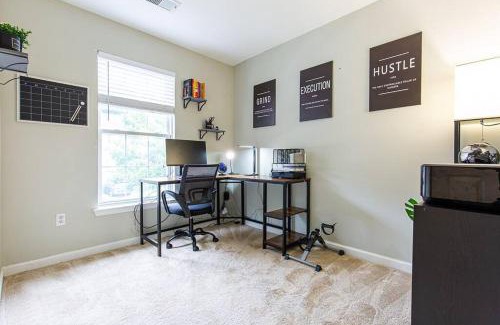 Germantown Casa | The Nest at Harmony Woods: Lux DC getaway + office