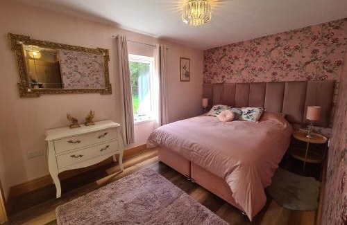 Rowrah Casa | The Nest by Blake view holidays, a peaceful boutique retreat, 3 miles from Ennerdale- small twin or king bed available