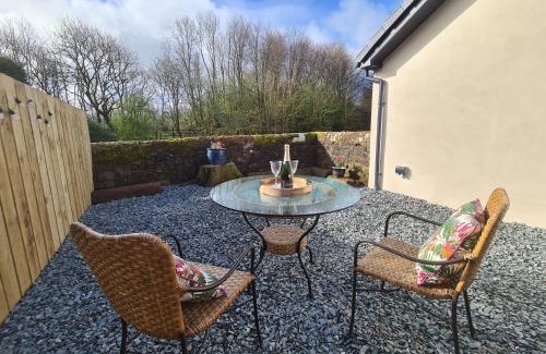 Rowrah Casa | The Nest by Blake view holidays, a peaceful boutique retreat, 3 miles from Ennerdale- small twin or king bed available