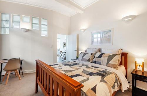 Te Aro Apartamento | The Nest - Central and Sunny Wellington Loft