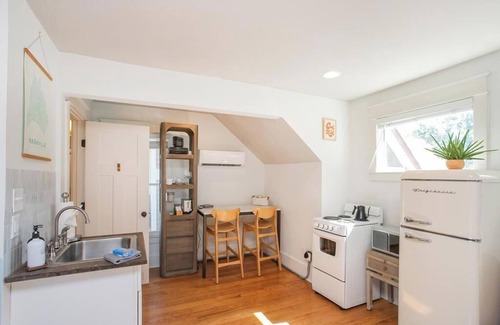 Lockeland Springs Casa | The Nest: East Nash Studio