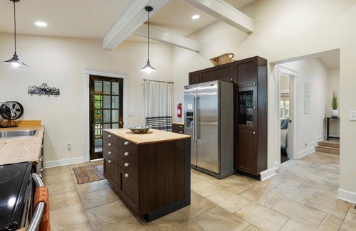 Chattanooga Cabina | The Nest | Home W/ Mtn Views | GREAT Location! | 3 Bed, 3.5 Bath