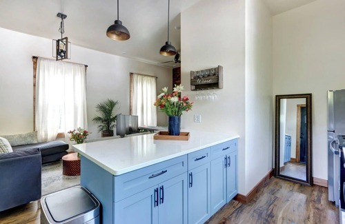 Eastside Apartamento | The Nest on Park, Modern | Easy Walk to Forsyth