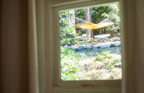 Idyllwild Cabina | The Nest: Serene Sanctuary w Hot Tub, Fireplace, Grill, Hammock, Outdoor Fire Fe
