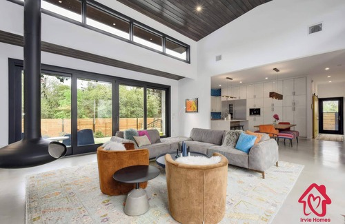 West Congress Casa | The Nest with Pool and Hot Tub - An Irvie Home