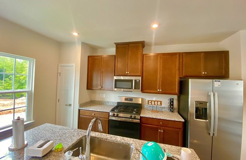 Rio Casa | The newly built townhouse 5 min away from the airport and a mile from stores