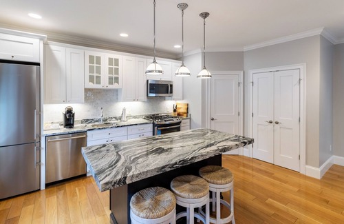 Yachting Village Casa | The Newport Lofts - 611 Thames Street