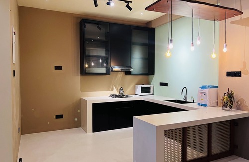 Weligama Villa | The Neylipz Cozy villa with 65" flat TV with PS5, outdoor Jacuzzi and Kitchen