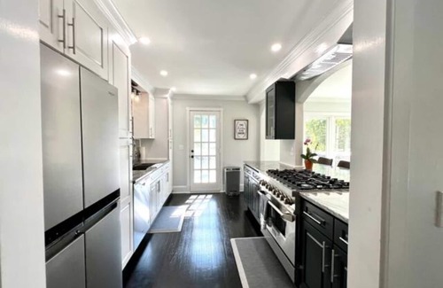 Charlestown Casa | The Ninigret Nest - 10 mins to all Charlestown Beaches, walk to Umbrella factory