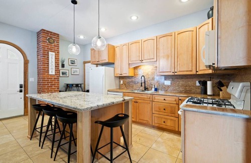 Hastings Apartamento | The Nininger Historic 3 BR Apt - Walk to DT, Dog Friendly