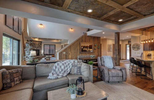 Lead Casa | The Nitz Carlton - Pet friendly, Game room, 2 hot tubs, Amazing views!