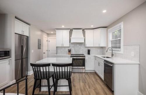 Hillsboro West End Apartamento | The Nomad 48-Person Hillsboro Village Retreat Studio 1BR Spaces