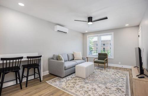 Hillsboro West End Apartamento | The Nomad 48-Person Hillsboro Village Retreat Studio 1BR Spaces