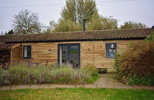 Woodhall Spa Casa | The Nook, a luxurious barn, only 10 minutes walk into the village, pet friendly!
