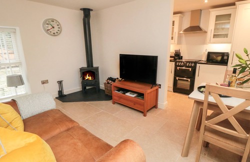 Great Fryup Dale Casa | THE NOOK, pet friendly, character holiday cottage in Glaisdale