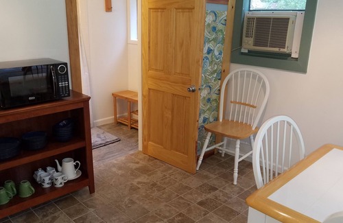 McKenzie Bridge Cabaña | The North Bank Cabin,100ft private McKenzie Riverfront, Grill, 20min to Falls