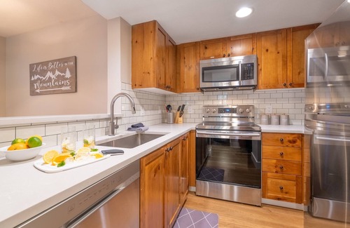 Whistler Cay Estates Casa | The North Star 1Bdr Townhouse w'Pool&Hot tub