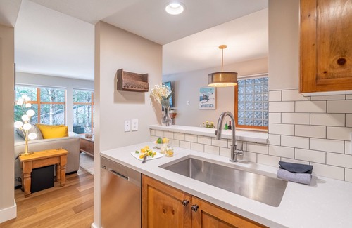 Whistler Cay Estates Casa | The North Star 1Bdr Townhouse w'Pool&Hot tub