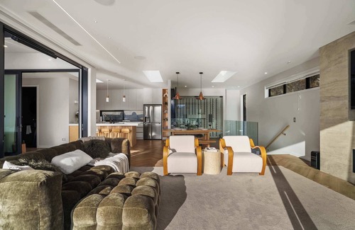 Kelvin Heights Casa | The Northview Residence