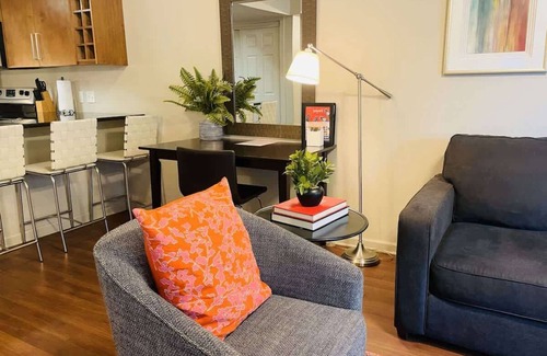 Westfield Casa | The Norwalk | Modern Tarrytown Stay Near DT