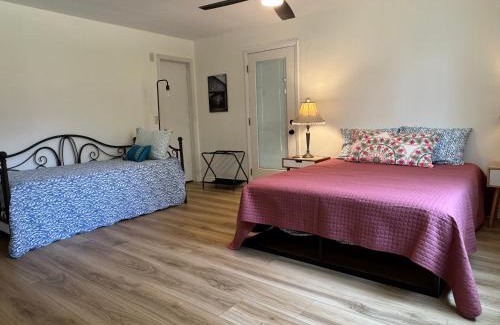 Murchison Casa | The oak lake house lake view