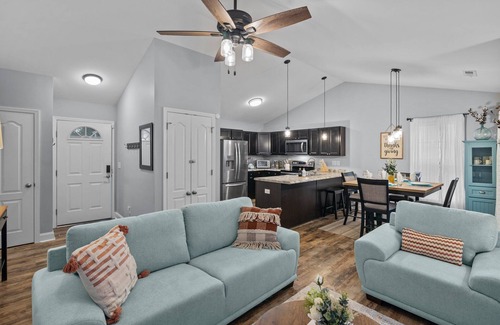 New Bern Casa | The Oasis.3BR Entire unit with Private Yard