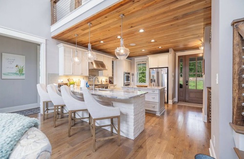 Littleton Casa | The Oasis at Lake Gaston - Heated Pool, Hot Tub, Pontoon Boat Rental Included!