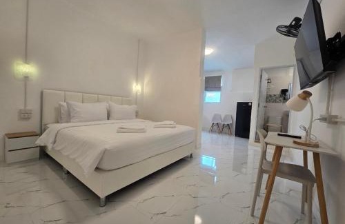 Hua Hin Hotel | The Oasis Inn