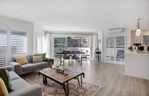 Takapuna Casa | The Oasis Home with Hot Tub and Parking