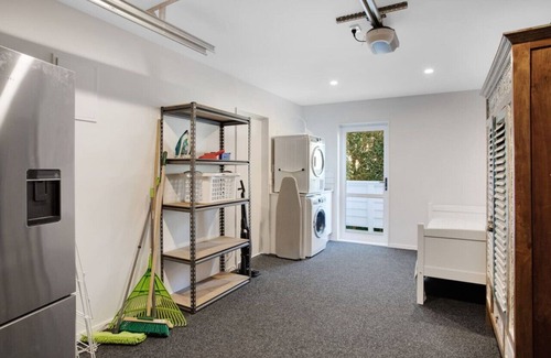 Takapuna Casa | The Oasis Home with Hot Tub and Parking