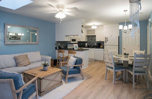 Kitty Hawk Condominio | The OBX Zen Den - Condo unit in the heart of the Outer Banks with pool
