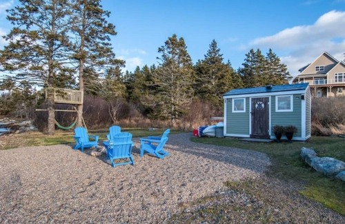 Sambro Casa | The Ocean Pearl Cottage