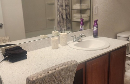 Yulee Casa | The Ocean Sunflower Cottage 🌻Conviently located to beaches, airport & shopping.