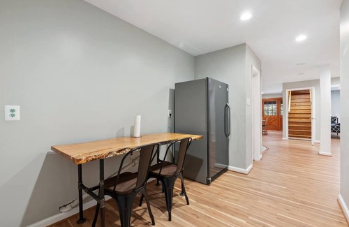 Kabletown Cabina | The Oculus - Huge Cabin with a Hot Tub!