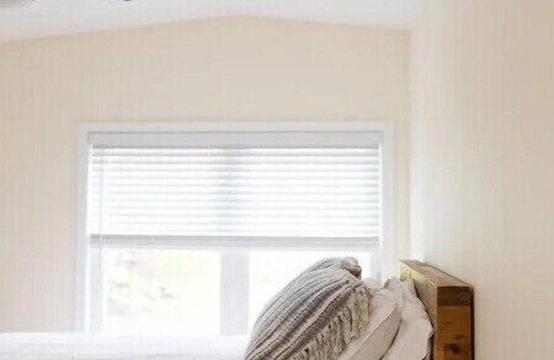 Wakefield-Peacedale Casa | The Offshore - A Walkable Wakefield Carriage House