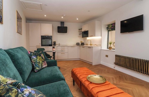 Beverley Cabaña | THE OLD BAKEHOUSE, luxury holiday cottage, with a garden in Beverley