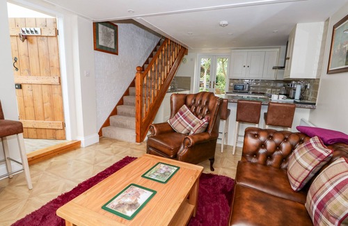 Horncastle Cabaña | THE OLD BAKER'S SHOP, pet friendly, with a garden in Horncastle