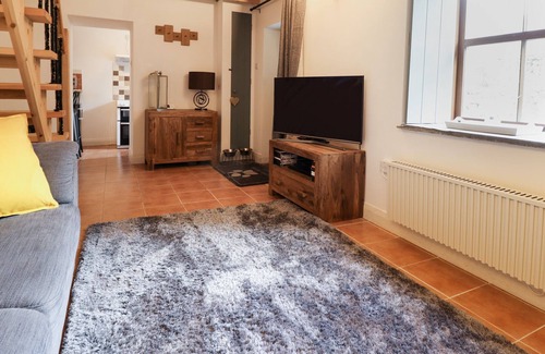 Manod Casa | THE OLD BAKERY, pet friendly, character holiday cottage in Penmachno