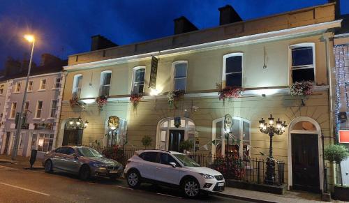 Bruff Casa | The Old Bank Bruff Family Town House