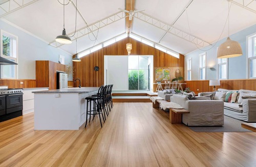 Red Hill Casa | The Old Church | Fireplace | Pets | Wineries