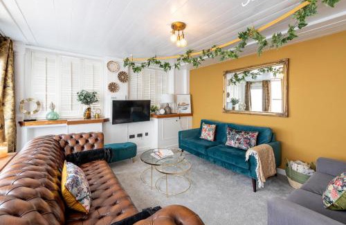 Upper Town Apartamento | The Old Crescent Bakery - 4 Bedroom Residence in Bath by Mint Stays