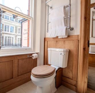 Kentish Town Hotel | The Old Farmhouse Pub and Rooms