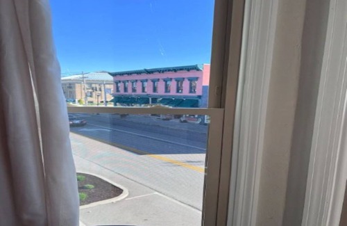 Lawrenceburg Apartamento | The Old Fashion Large one Bedroom Downtown Loft apartment